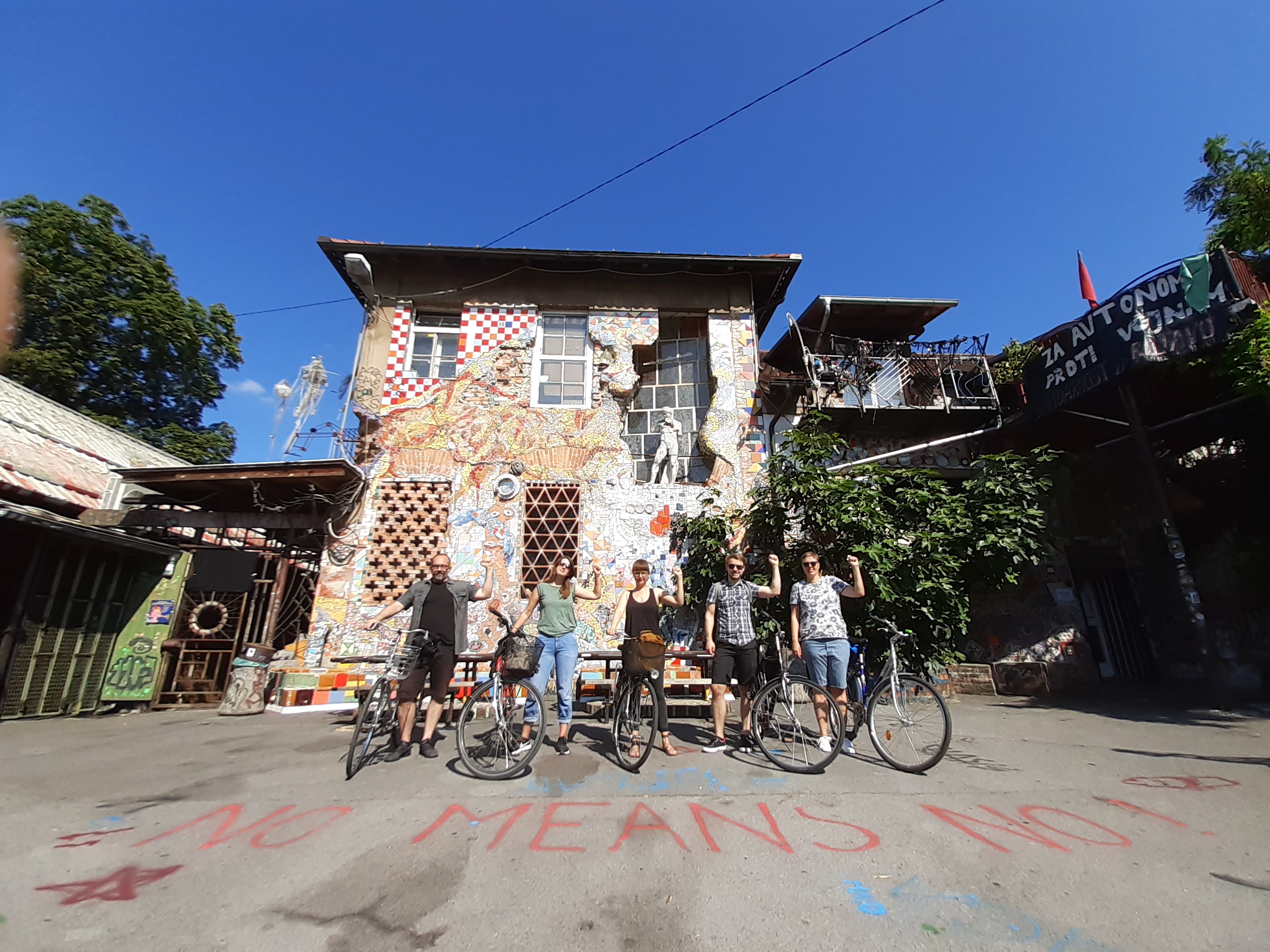 Ljubljanska feministična tura s kolesom. Foto: arhiv Urbane Vrane